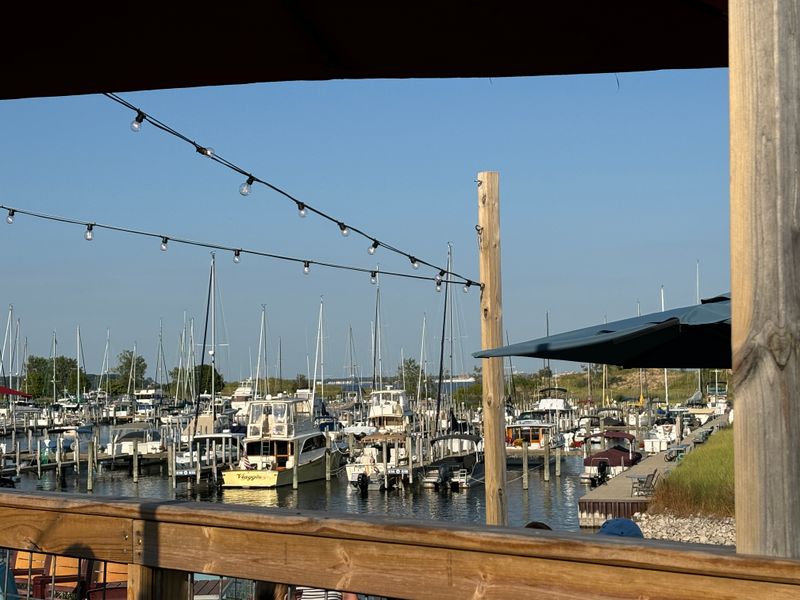 Lakeside Dining At Muskegon Lake