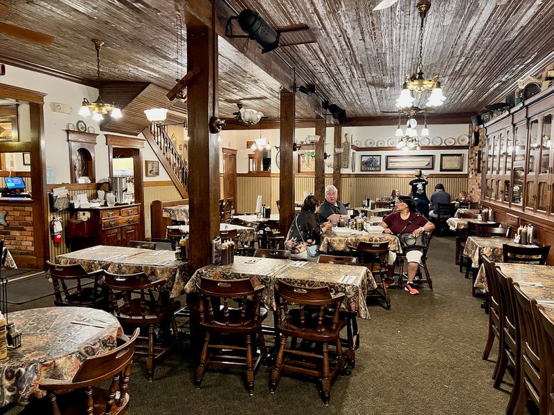 Savory Smokehouse Flavors In Willis