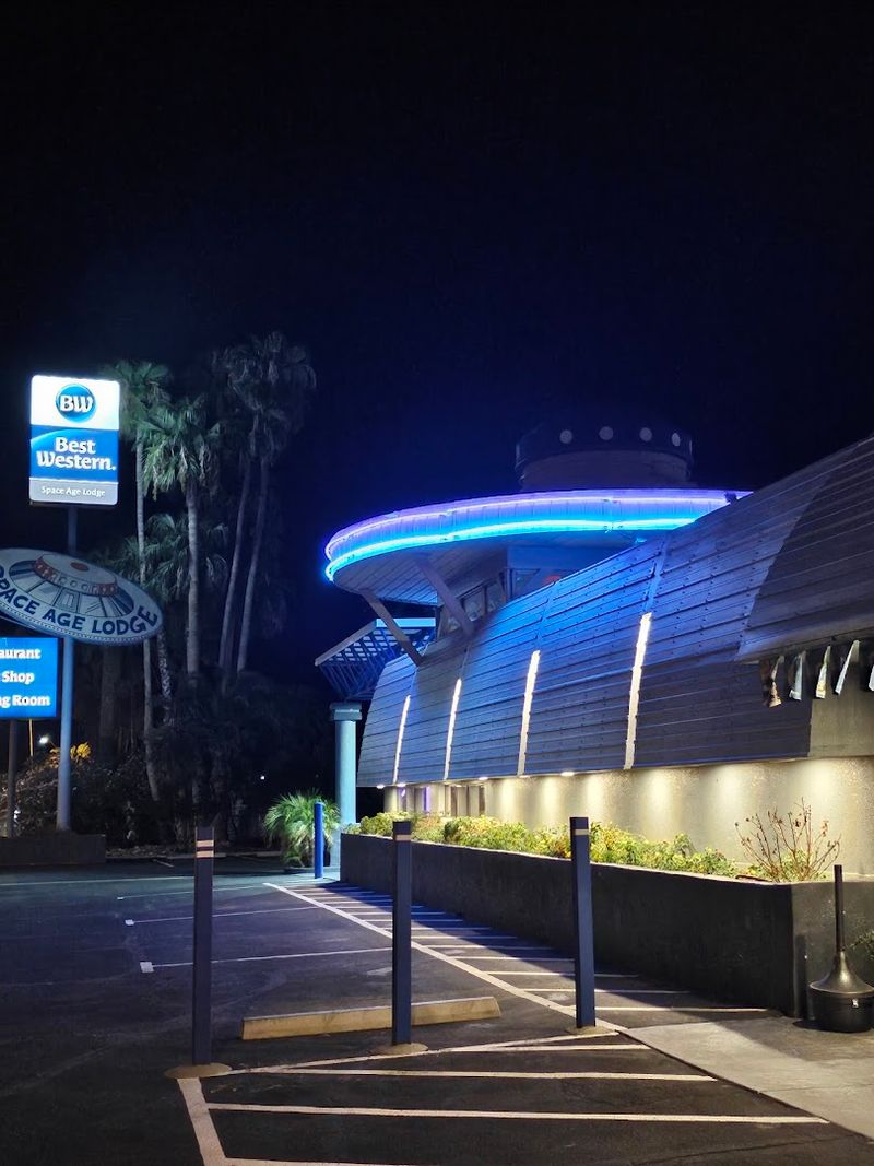 Stay the Night: The Space Age Lodge Experience
