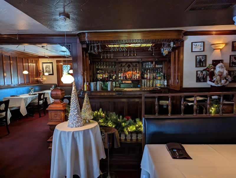 Steakhouse 10, Englewood