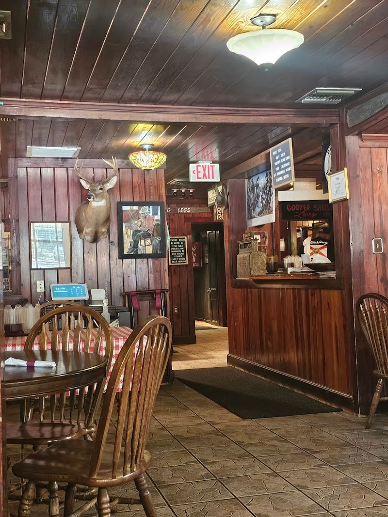 Old Florida Fish Camp Atmosphere That Feels Genuinely Lived In