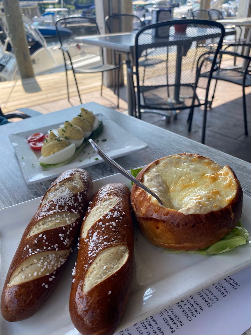 Creamy Crab Dip To Share