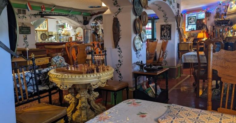 Step Inside This Pennsylvania German Restaurant Serving Flavors Everyone Should Experience At Least Once