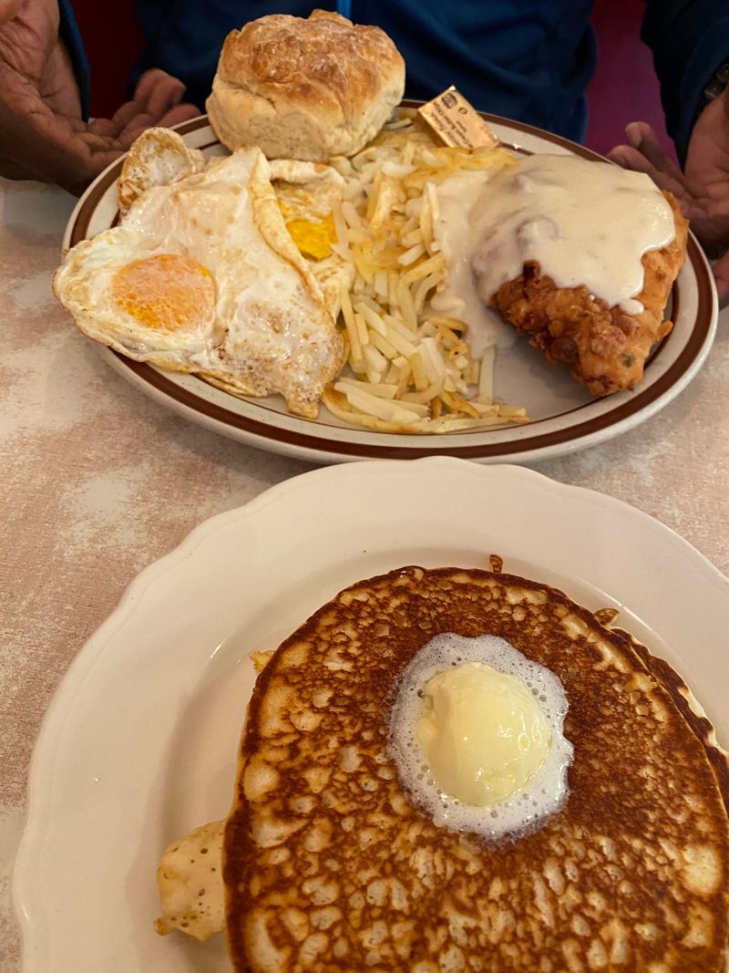 The Sunday Breakfast Buffet That Refuses To Evolve