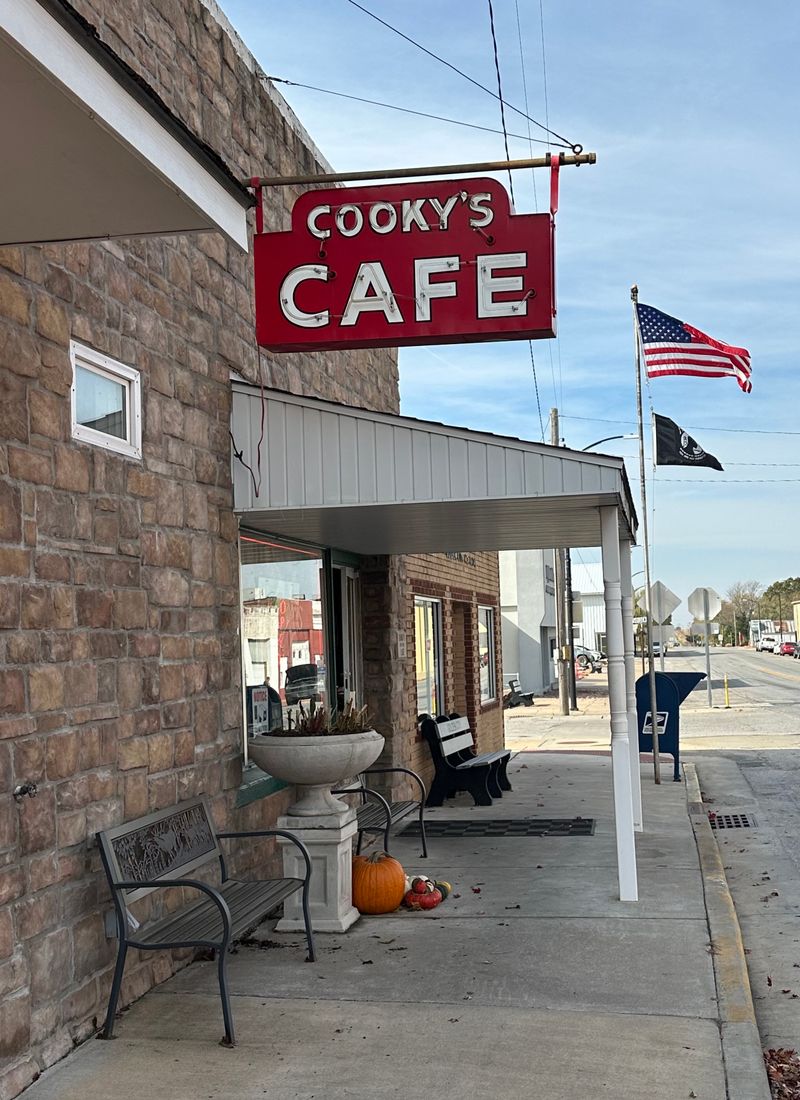 Cooky's Cafe – Golden City, Missouri