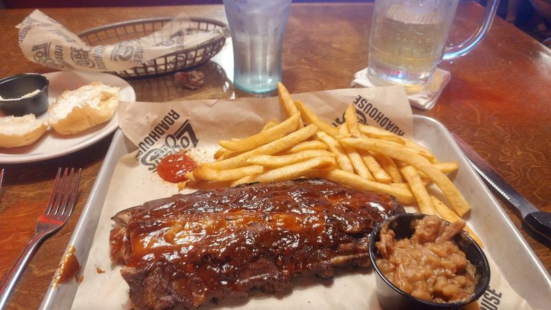 Logan's Roadhouse: BBQ That's Roadkill For Your Taste Buds