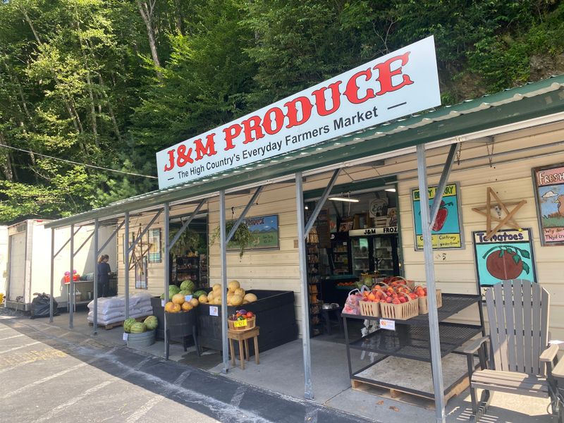 J & M Produce And General Store & Grill