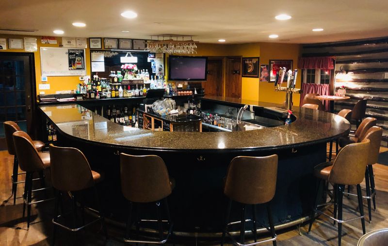 Jimmy Joy's Log Cabin Inn, Hancock