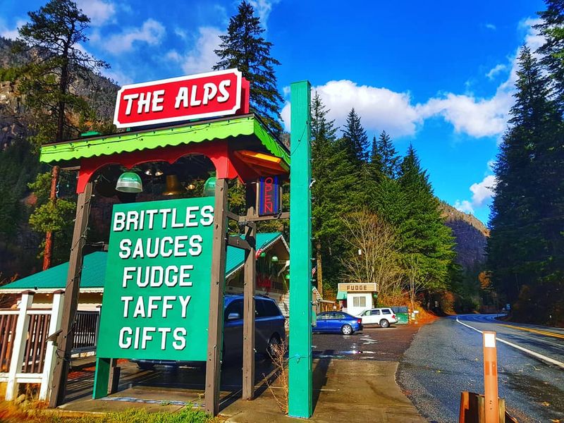 Store Hours and Planning Your Visit
