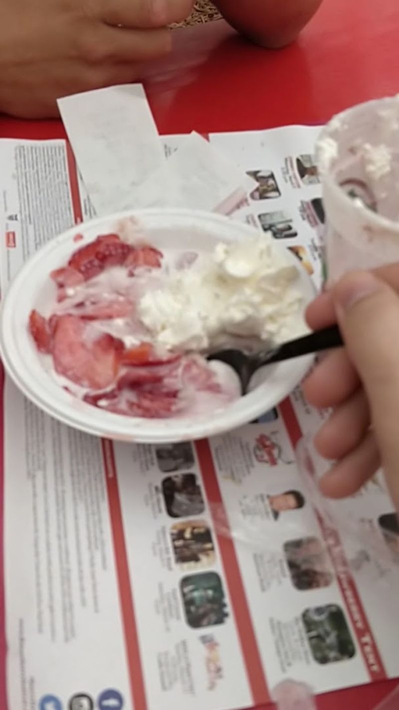 Strawberry Shortcake That Defines Perfection Strawberry Shortcake That Defines Perfection
