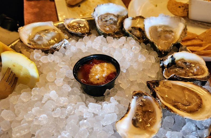 Tom's Oyster Bar – Royal Oak