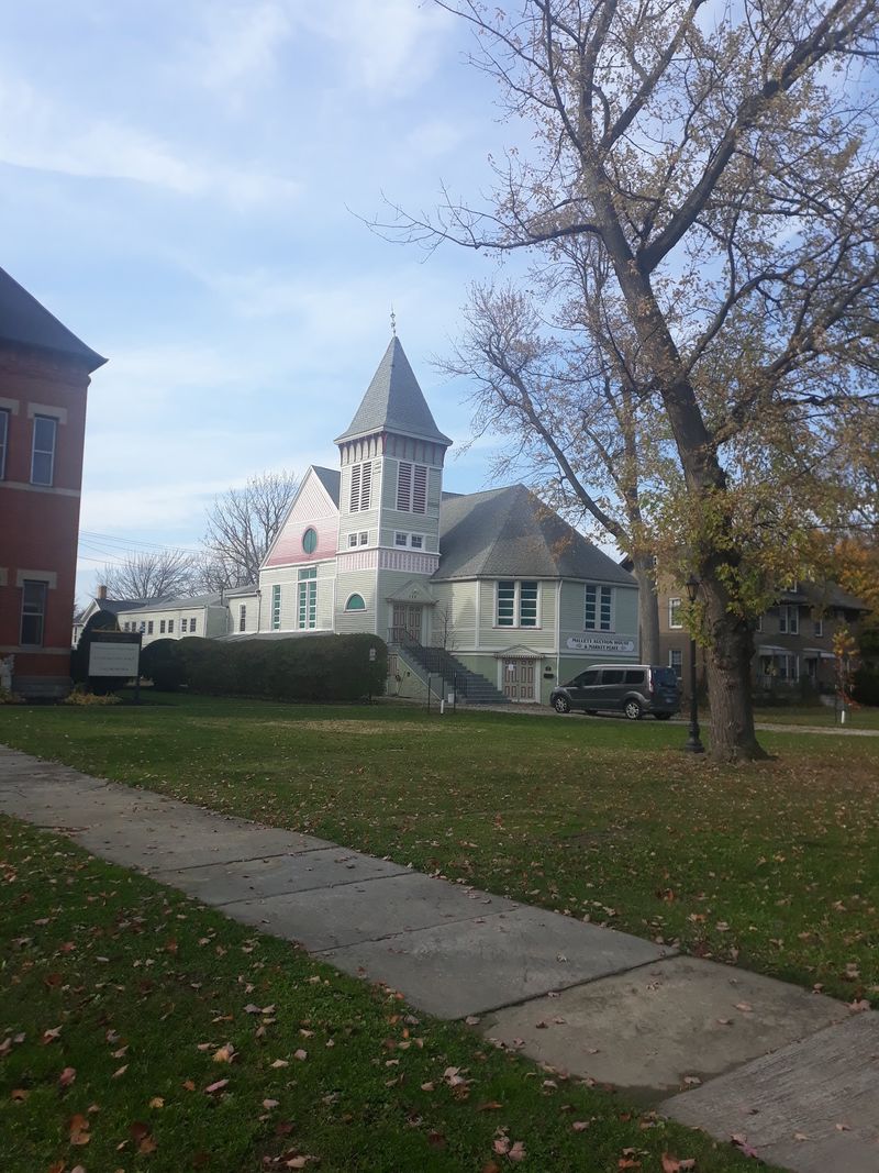 Strolling The Historic Harbour Town District