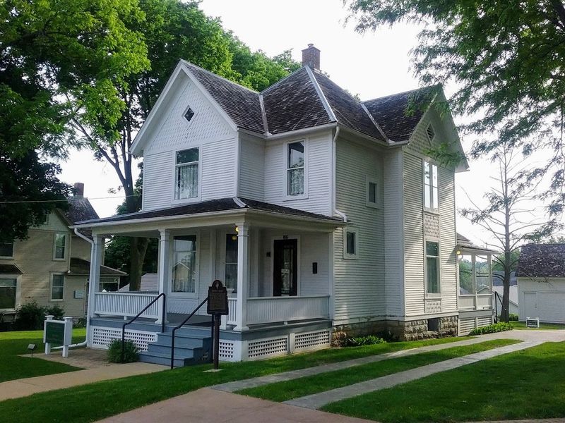 A Town Shaped By Carl Sandburg