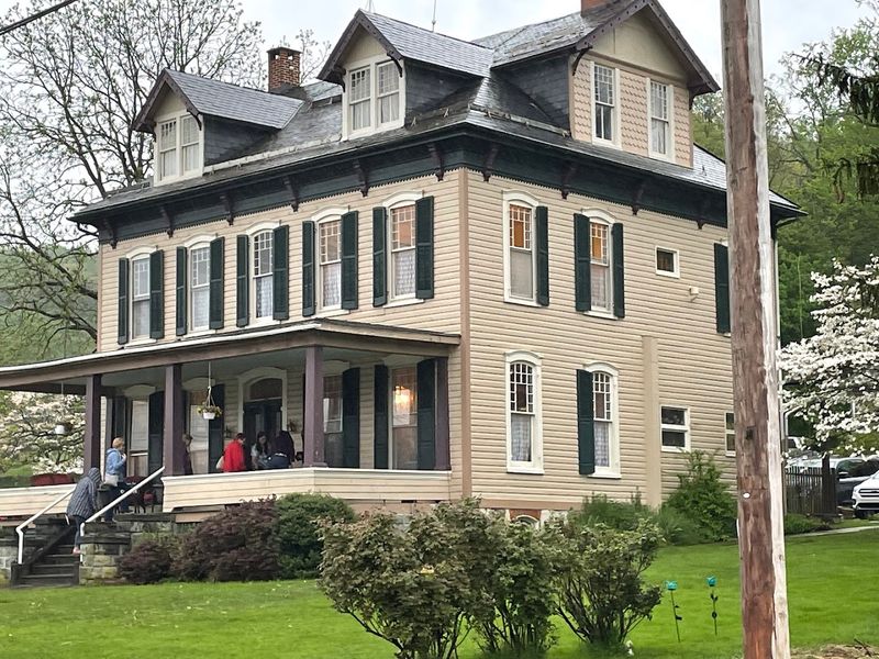 The Tea Trolley, Delta