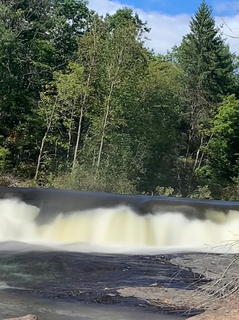 Sullivan Falls, Benton
