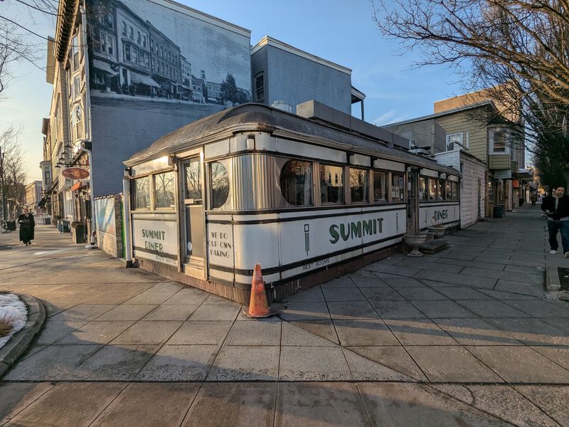 Summit Diner