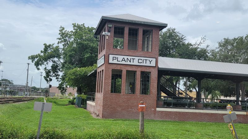 Plant City Train Viewing Platform - Plant City