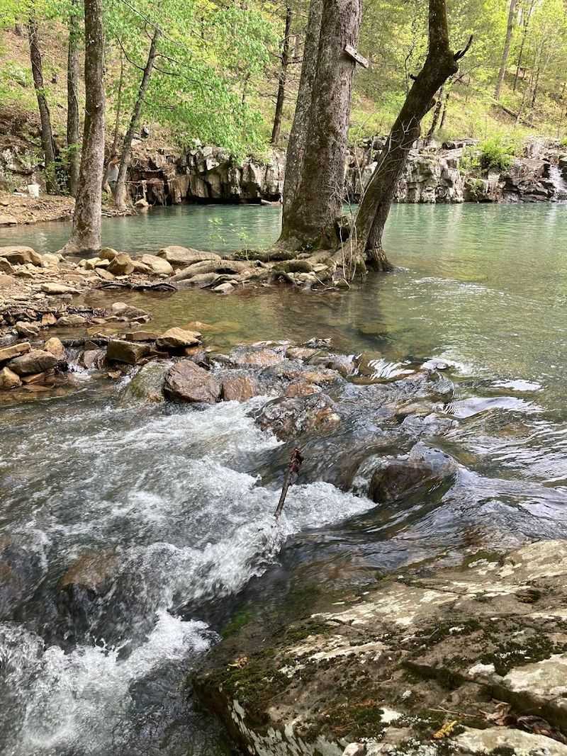 Natural Stone Shelves Ideal For Quiet Waterside Rest