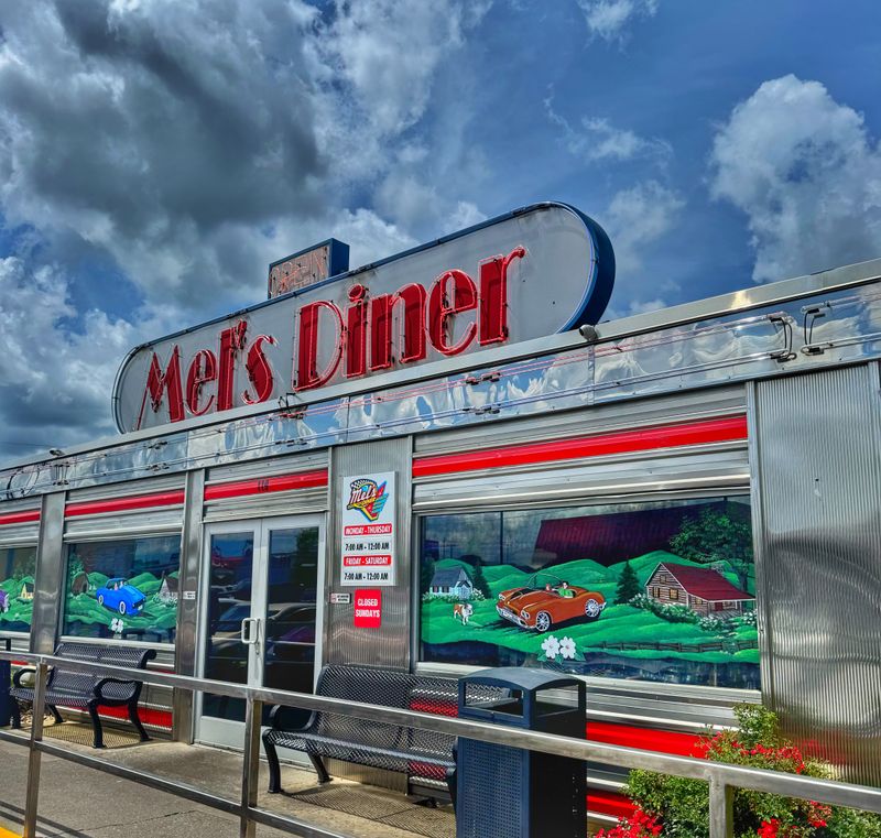 Mel's Classic Diner — 119 Wears Valley Rd, Pigeon Forge