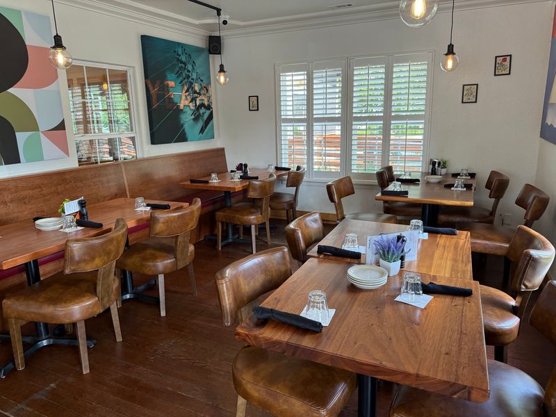 Sunlit Dining Rooms Make Every Table Feel Inviting