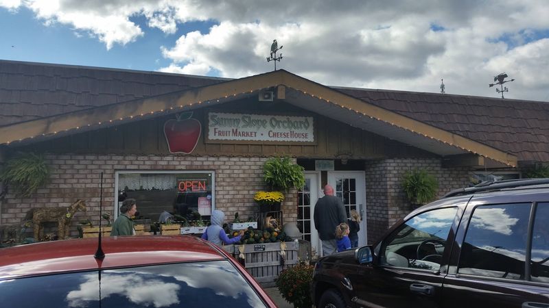 Sunny Slope Market & Orchard, Navarre