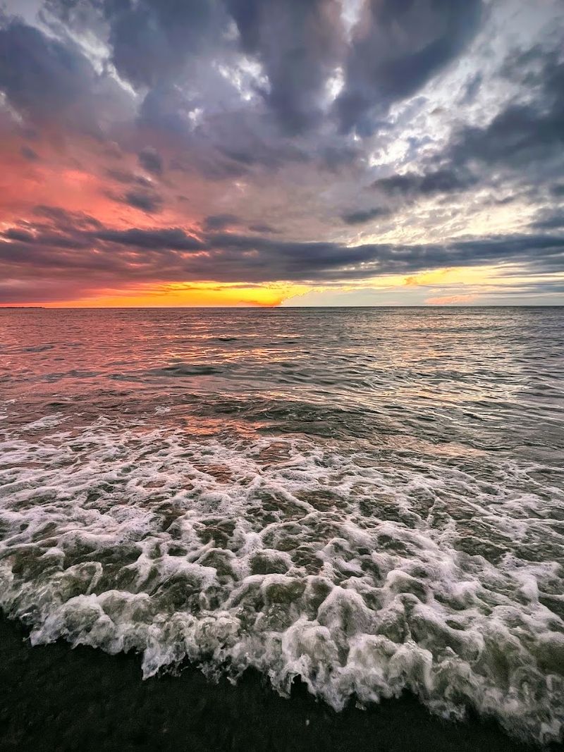 Sunrises and Sunsets That Stop You In Your Tracks Sunrises and Sunsets That Stop You In Your Tracks
