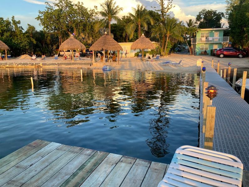 Sunset Cove Beach Resort, Key Largo