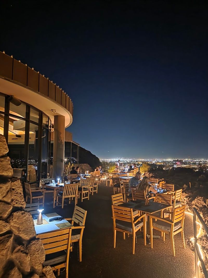 Sunset Dining That Transforms The Sky Sunset Dining That Transforms The Sky