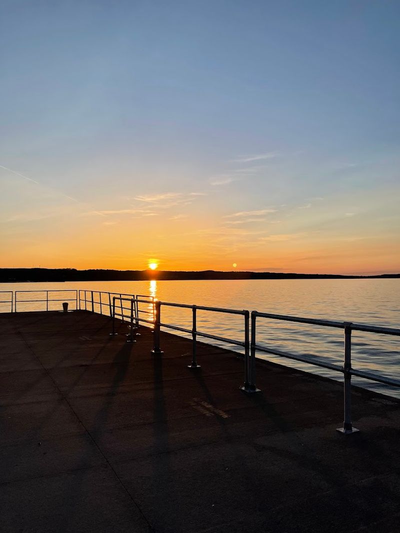 Sunset Park Beach