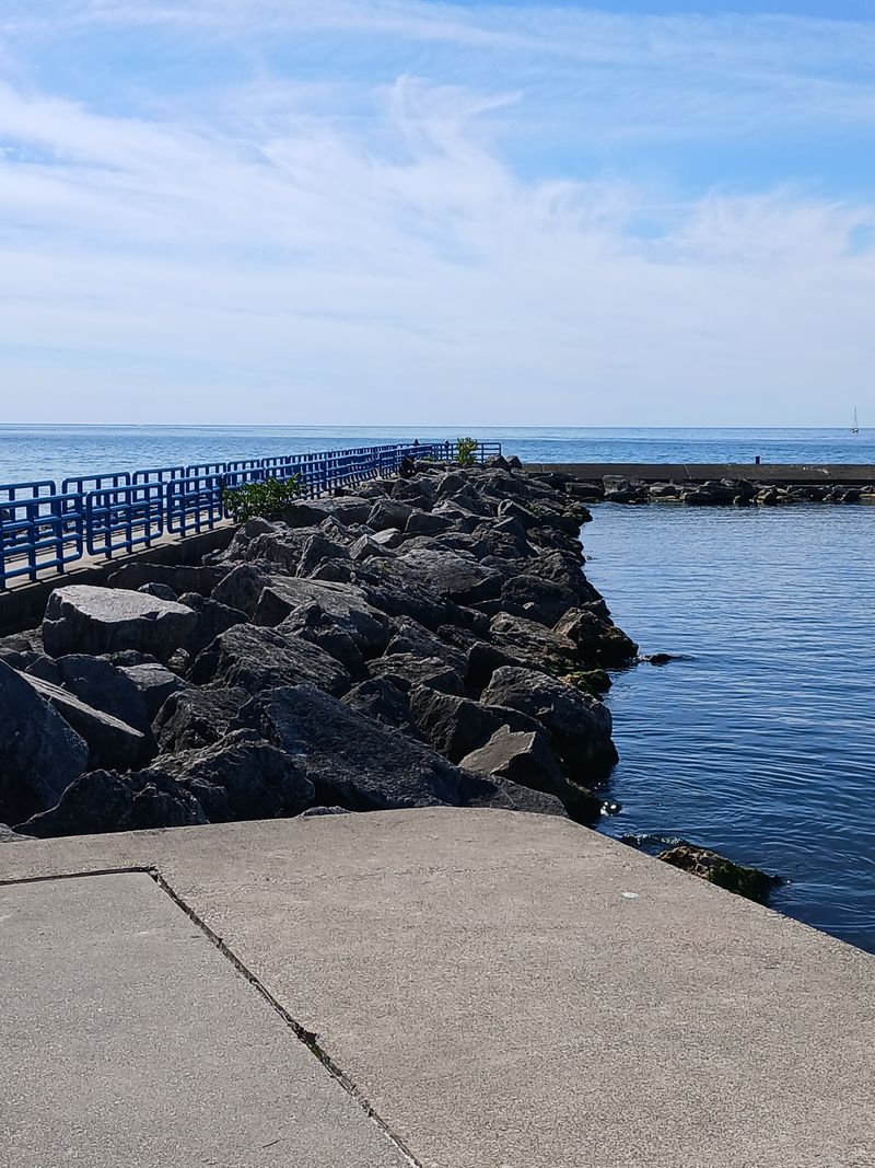 Winter Edges And Quiet Hours