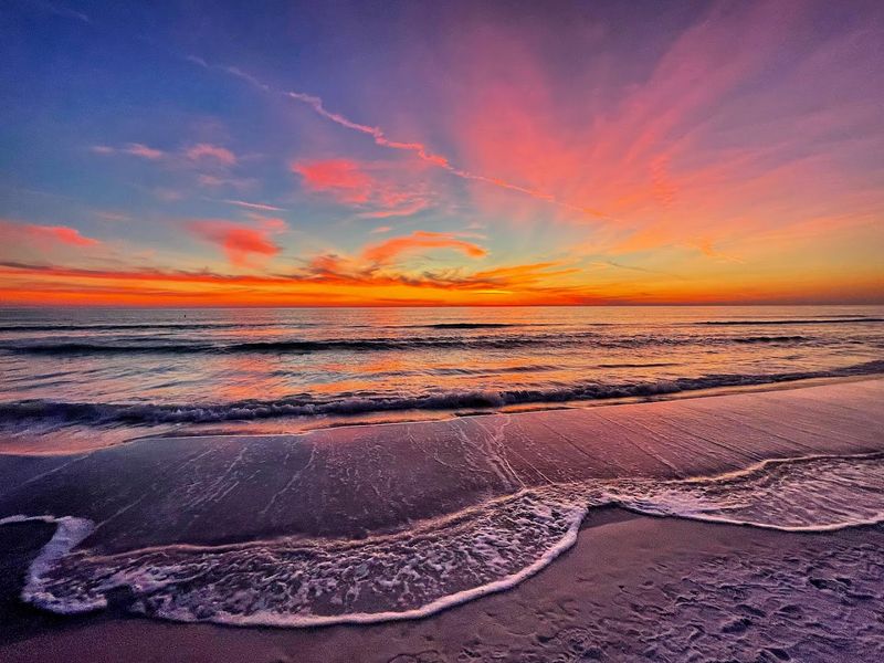 Sunset Views That Stop You Mid-Sentence Sunset Views That Stop You Mid-Sentence