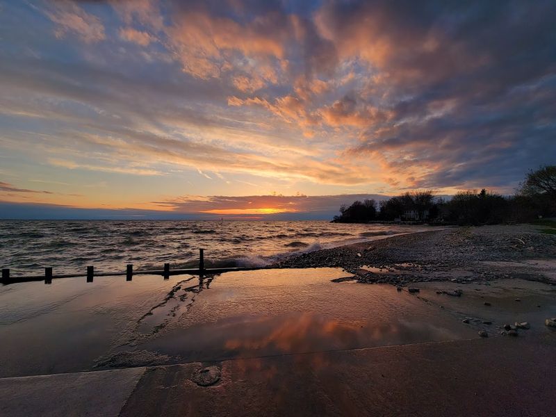 Sunsets That Stop You In Your Tracks Sunsets That Stop You In Your Tracks
