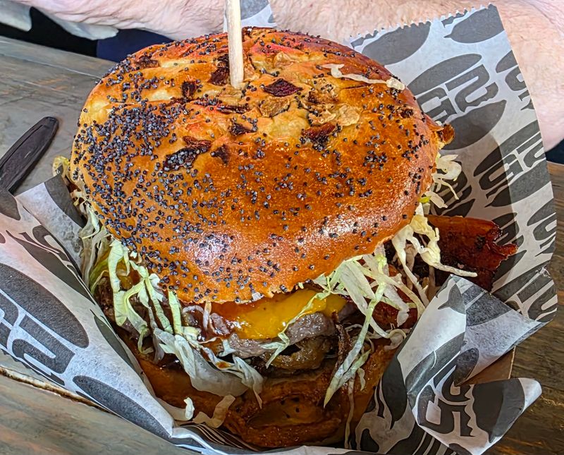 Burger 25, Toms River