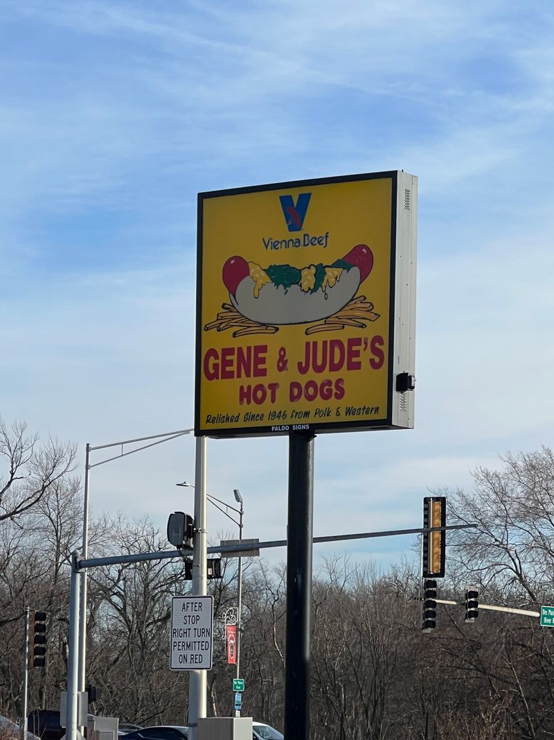 Gene & Jude's – River Grove