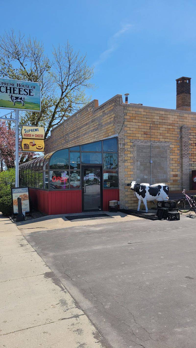 Supreme House of Cheese, Toluca, IL