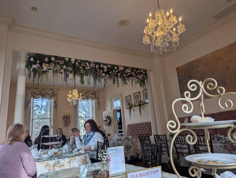 Swan House Tea Room, Findlay