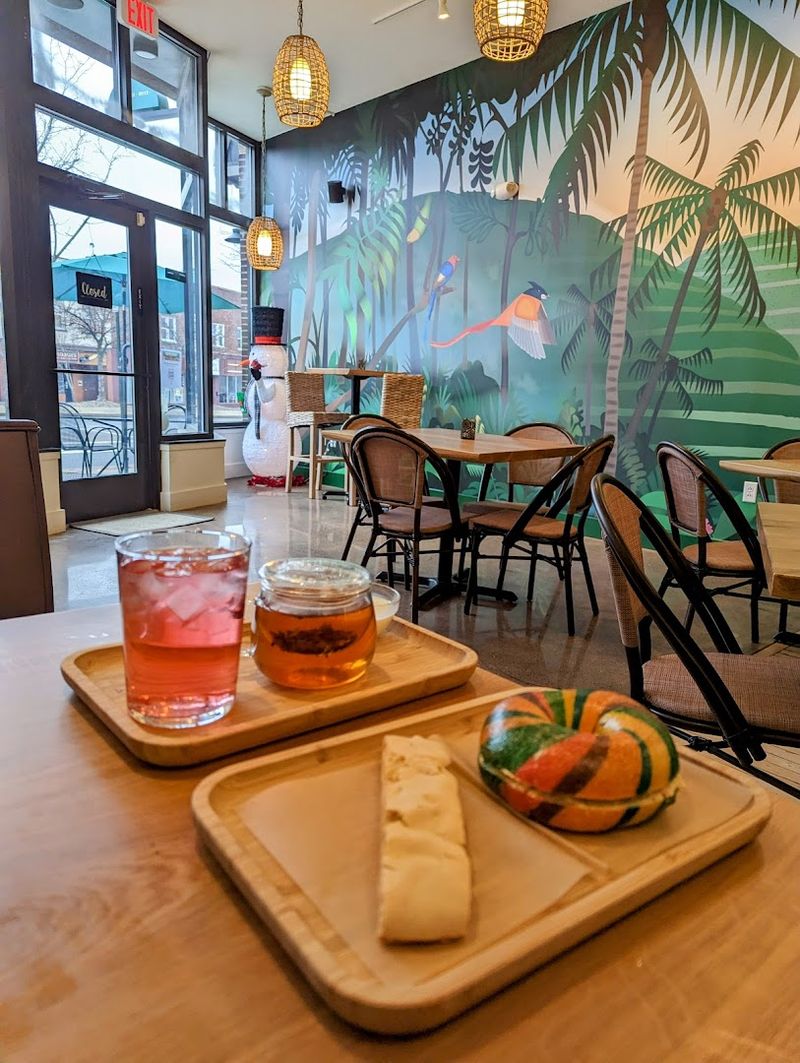 Srina Tea House & Cafe, Akron