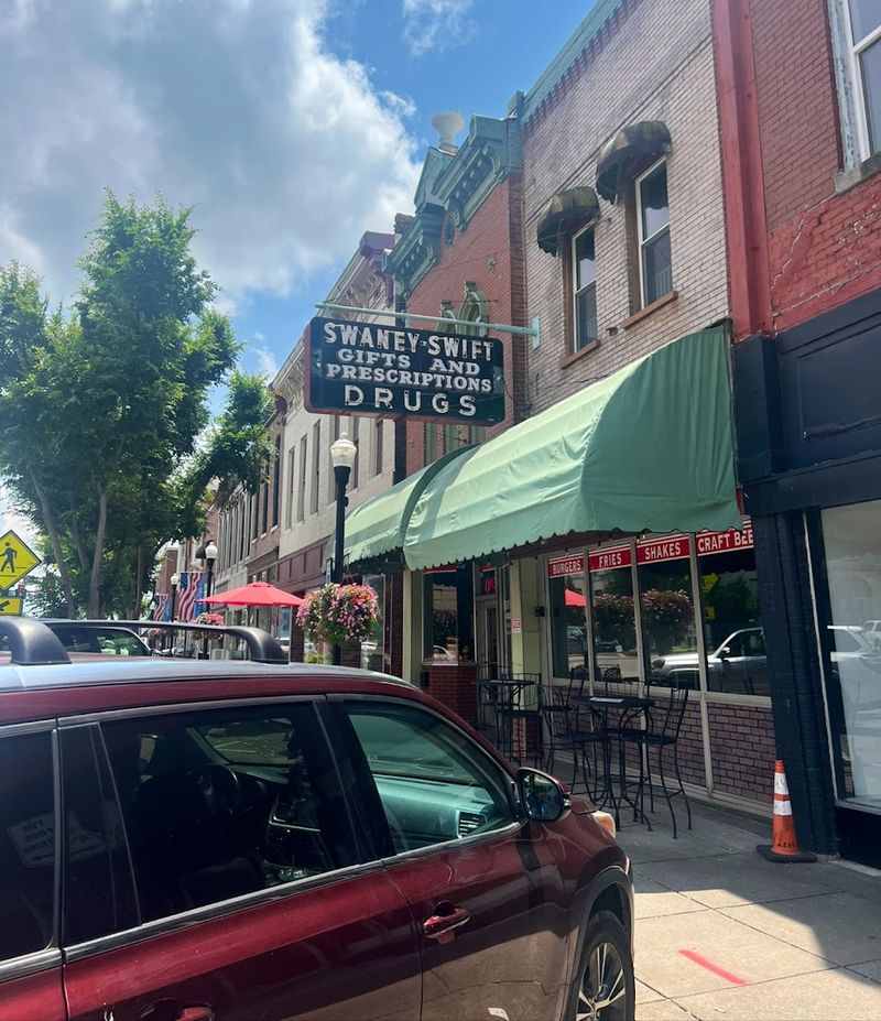 Swaney Swift's On The Square Swaney Swift's On The Square