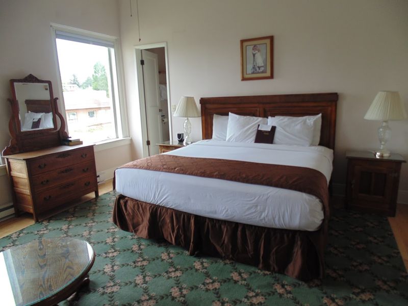 Inside The Rooms: Old World Charm Meets Comfort