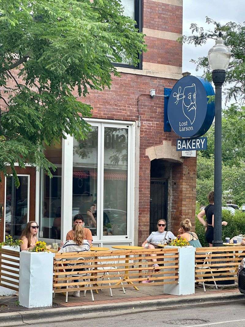 Plenty Of Seating For Relaxing Or Working