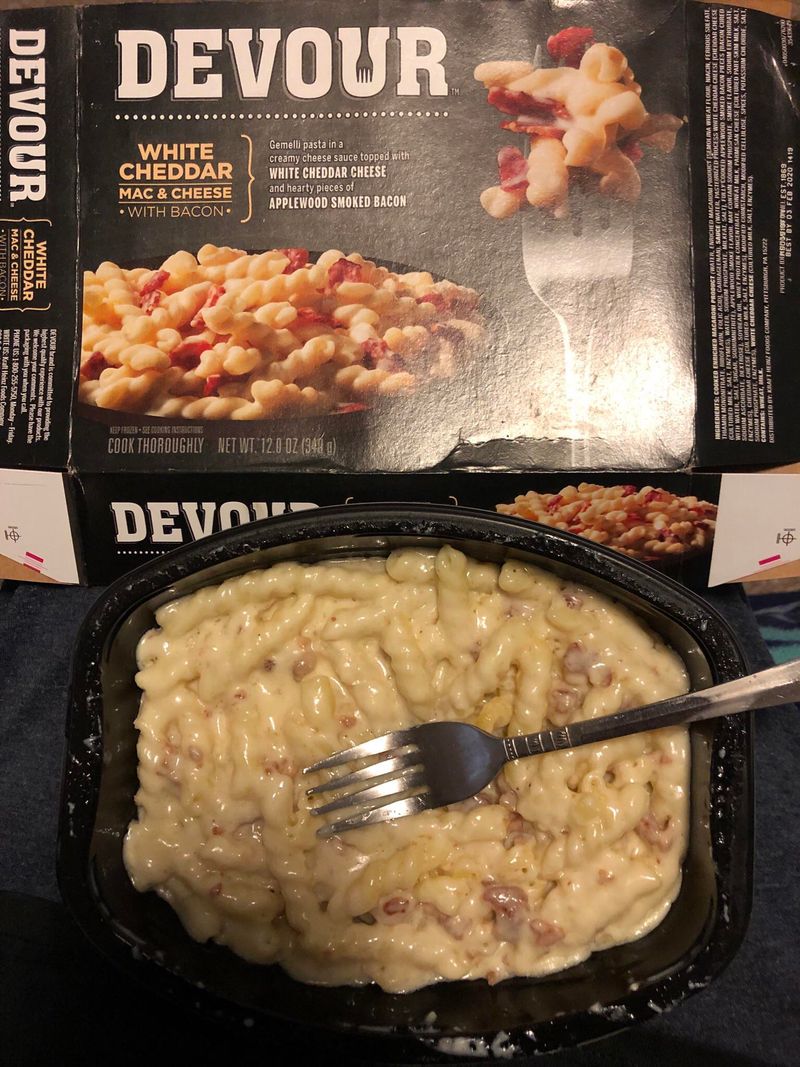 Devour White Cheddar Mac & Bacon: Decadence Defined