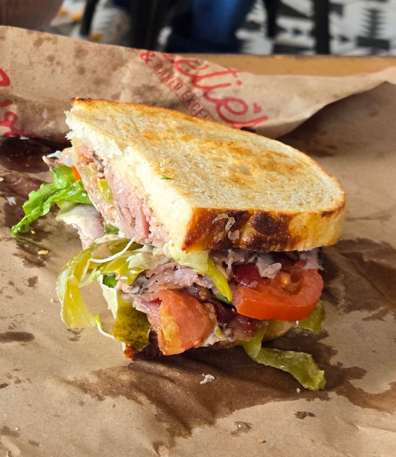 Sweetie's Sandwich Shop, Salida
