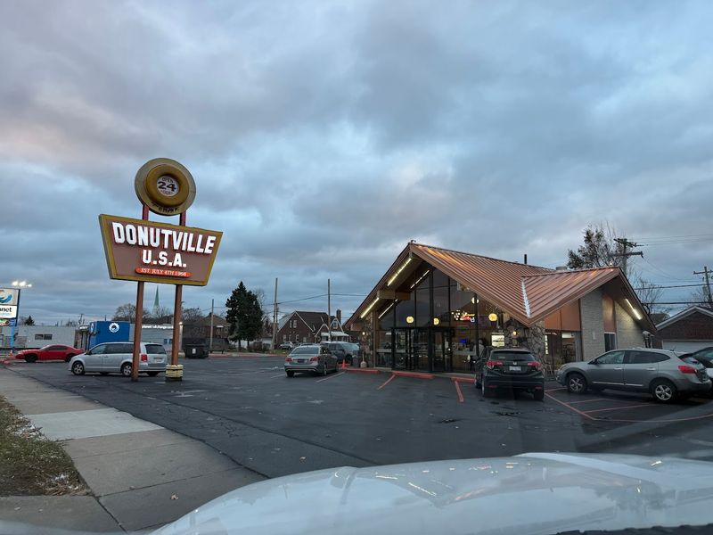 Donutville U.S.A., Dearborn