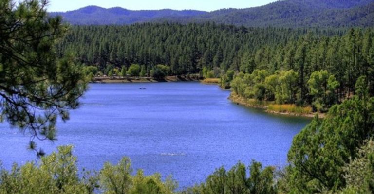 You Can Swim In Arizona’s Clearest Lake After This Scenic Prescott Hike
