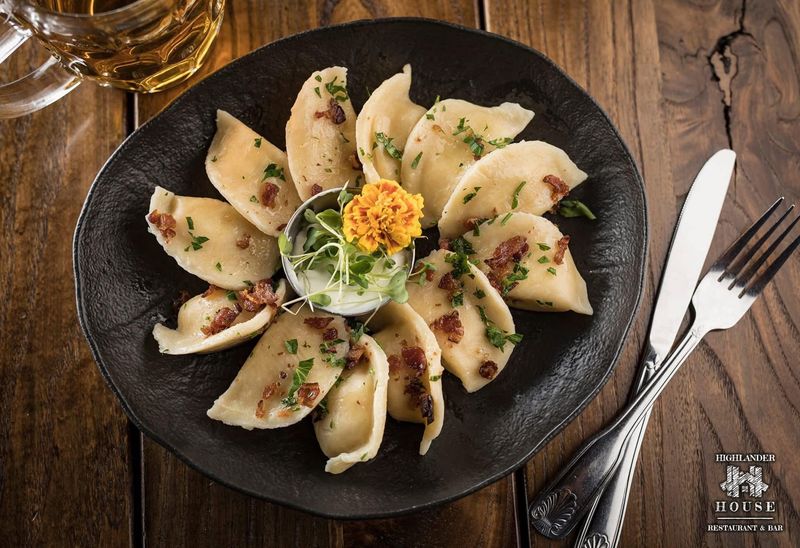 Highlander House Restaurant & Bar – Palos Heights