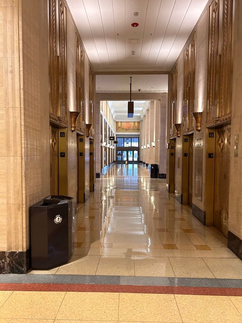 THE MART (Merchandise Mart)