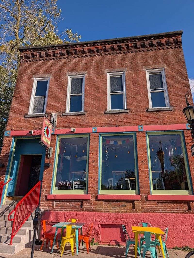 Taco Tonto's, Kent