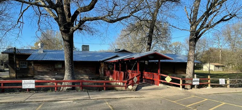 Hidden Creek Catfish — Conway, AR