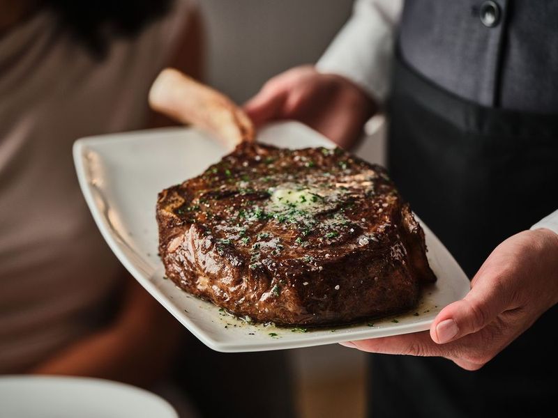 Fleming's Prime Steakhouse: Luxury Pricing Without Consistent Luxury Experience