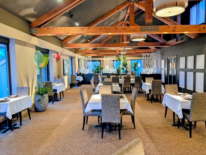 Tarragon At The Inn At Honey Run, Millersburg